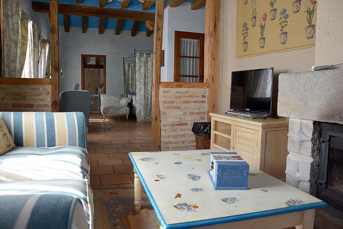Posada Fuenteplateada Collado Hermoso Exteriör bild