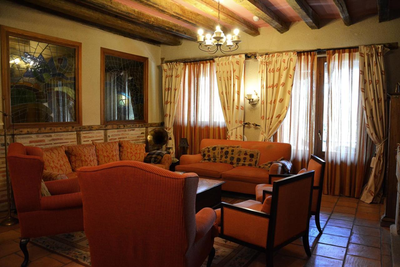 Posada Fuenteplateada Collado Hermoso Exteriör bild